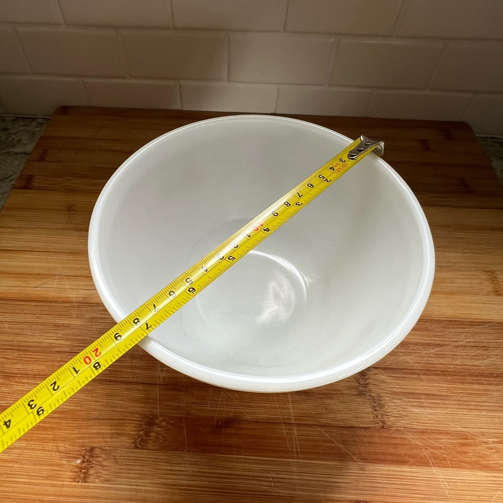 Vintage Pyrex Bowl - Picture 6 of 12
